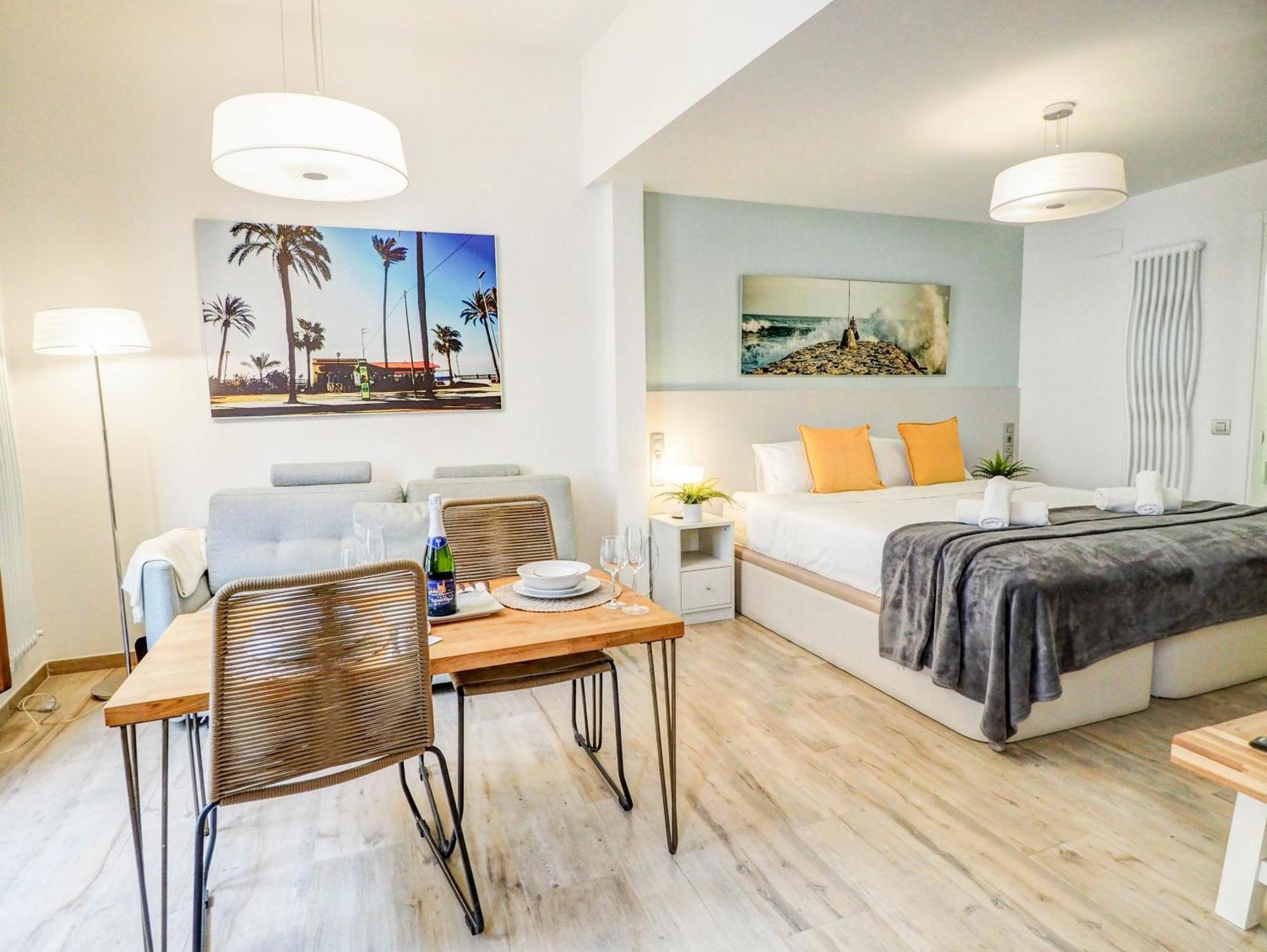 The Green Oasis By Hello Homes Sitges Exterior photo